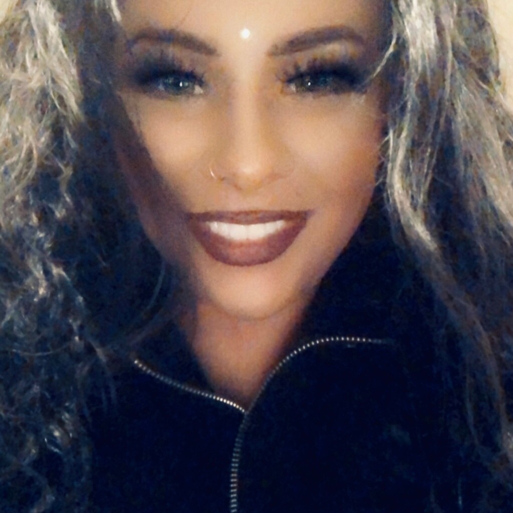 Makeup liostick and lipliner in one matte